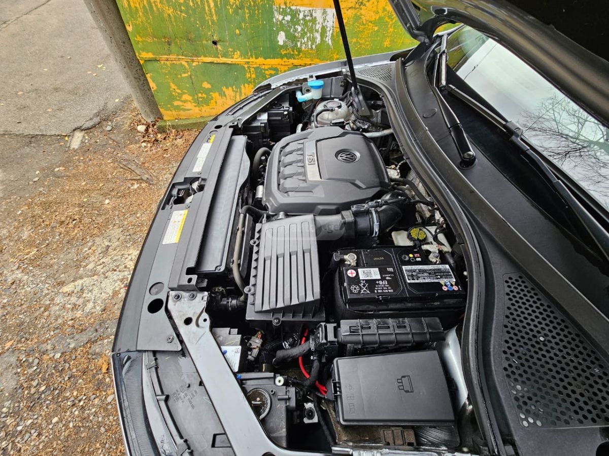 Volkswagen Tiguan 2022 — photo 2