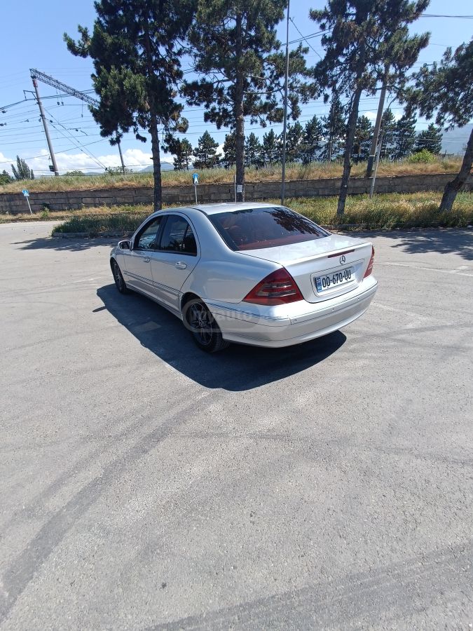 Mercedes-Benz C 270 2002 — photo 2