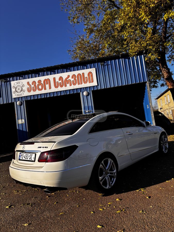 Mercedes-Benz E 350 2013 — photo 2