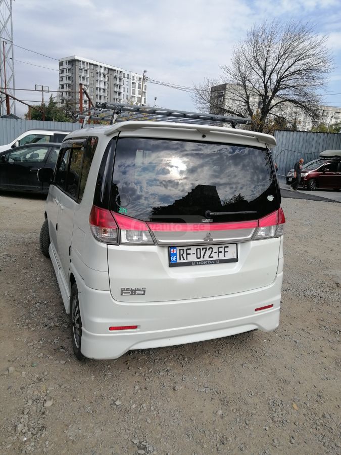 Mitsubishi Delica D2 2012 — photo 2