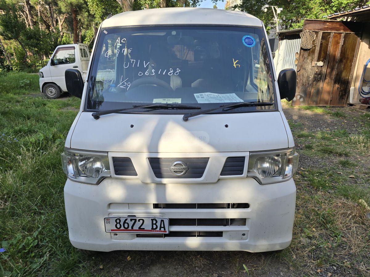 Nissan Clipper Truck 2013 — photo 2