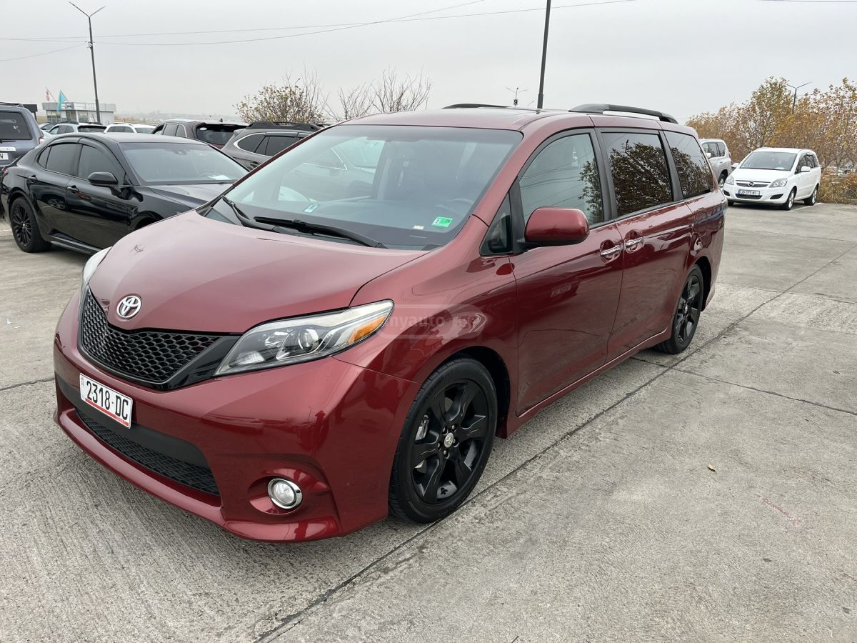 Toyota Sienna 2015 — photo 2