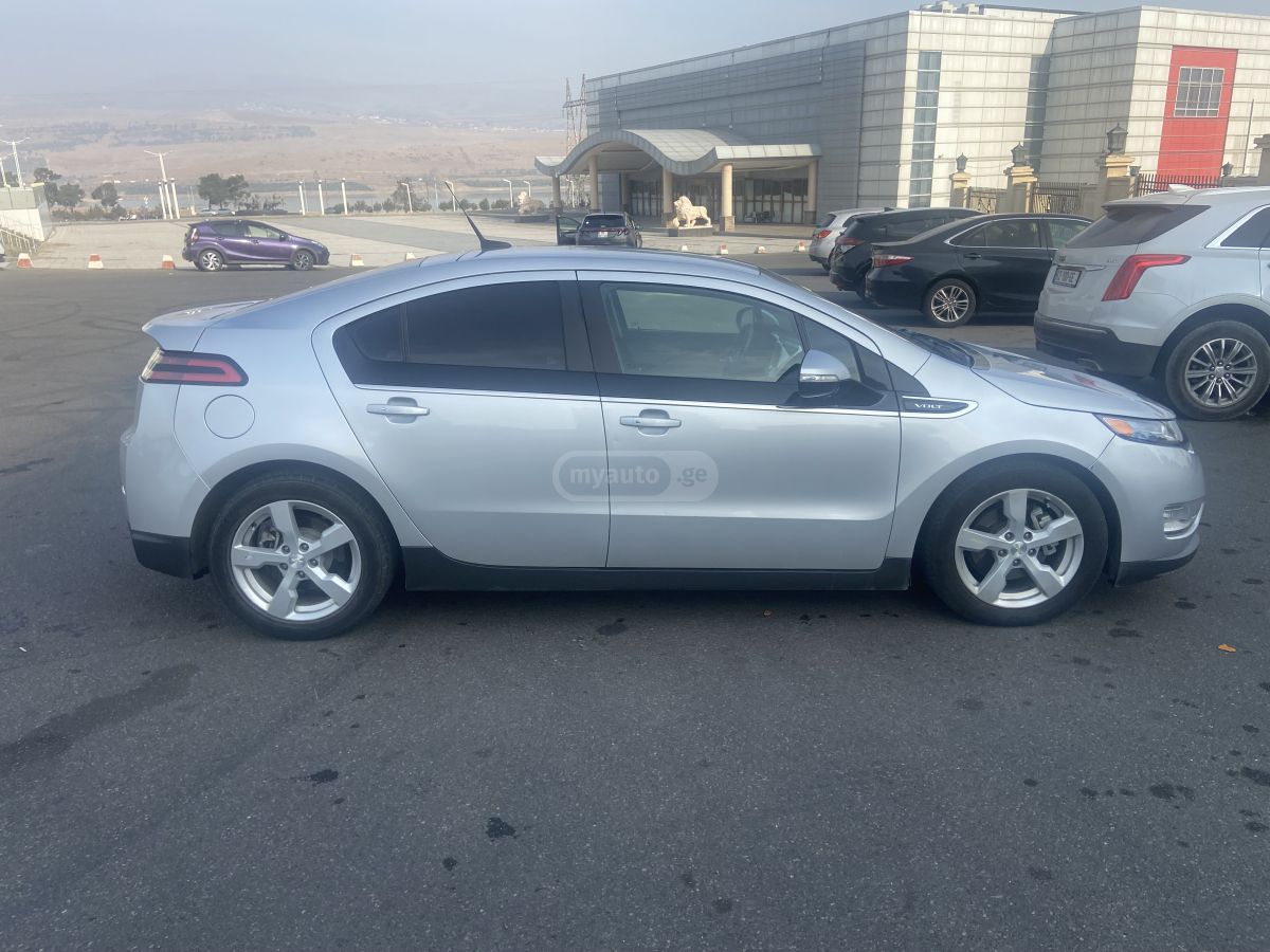 Chevrolet Volt 2013 — photo 2