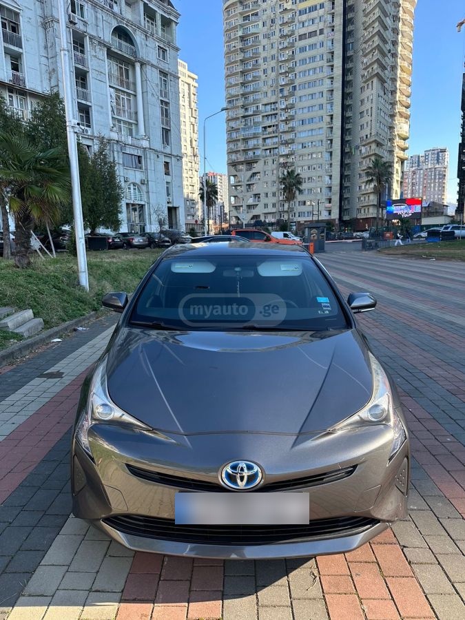 Toyota Prius 2016 — photo 2