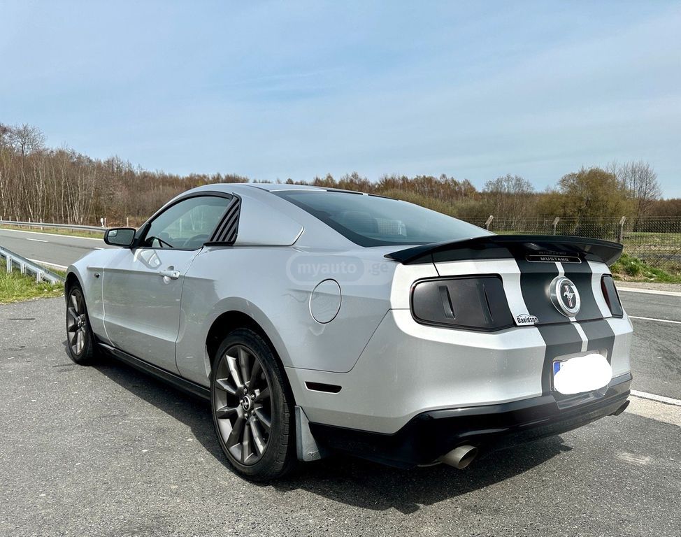 Ford Mustang 2011 — photo 2