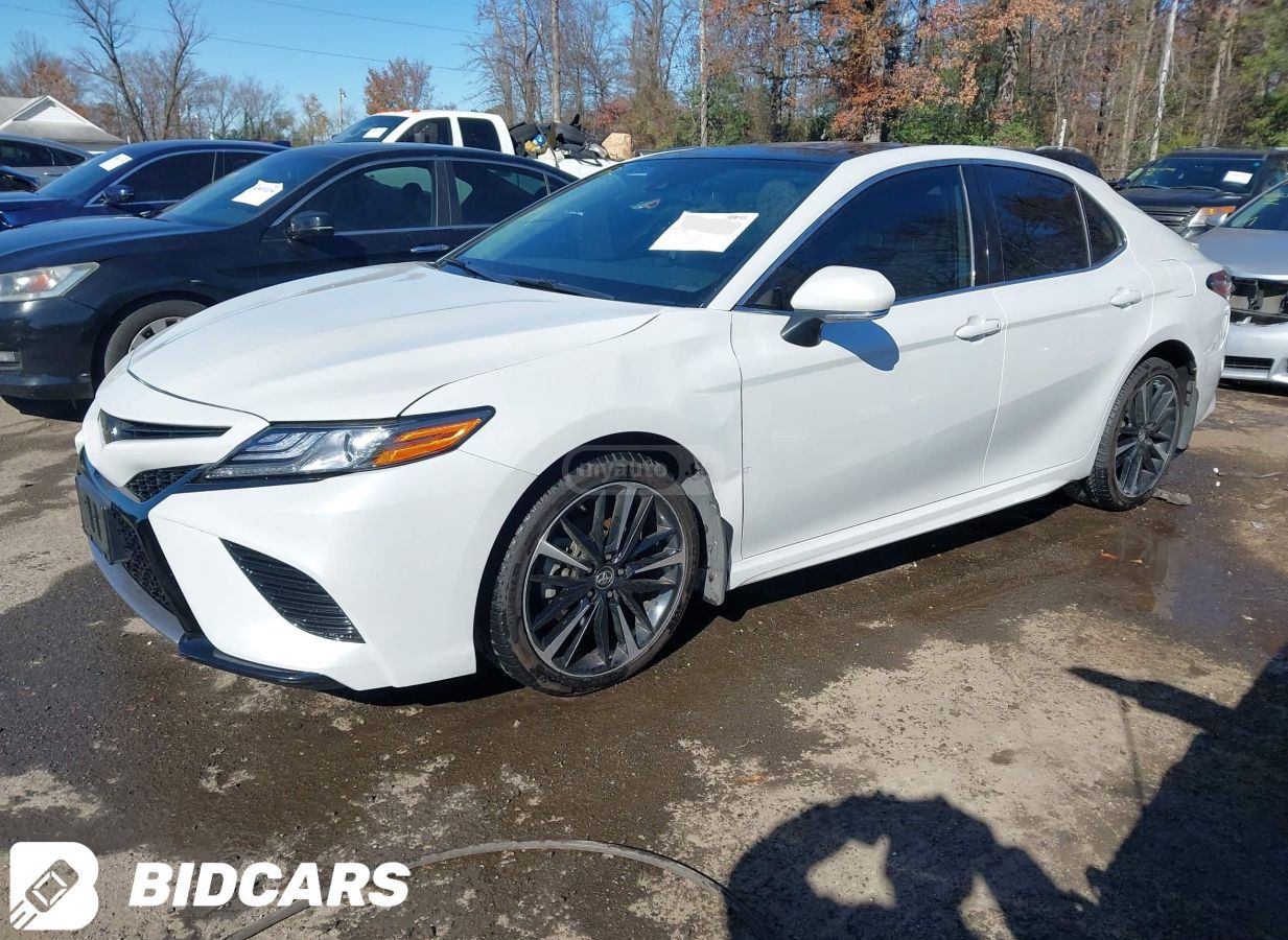 Toyota Camry 2019 — photo 2