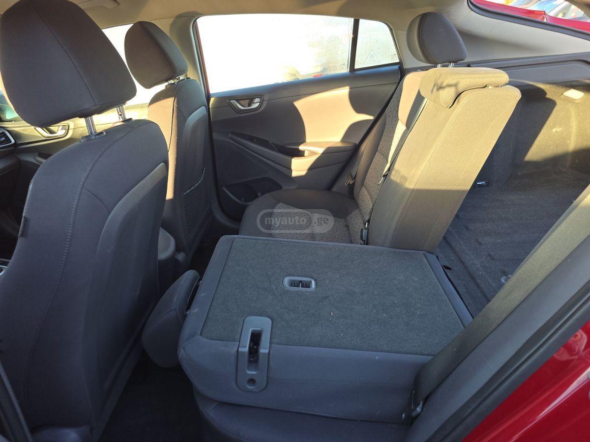 Hyundai Ioniq 2019 — photo 2