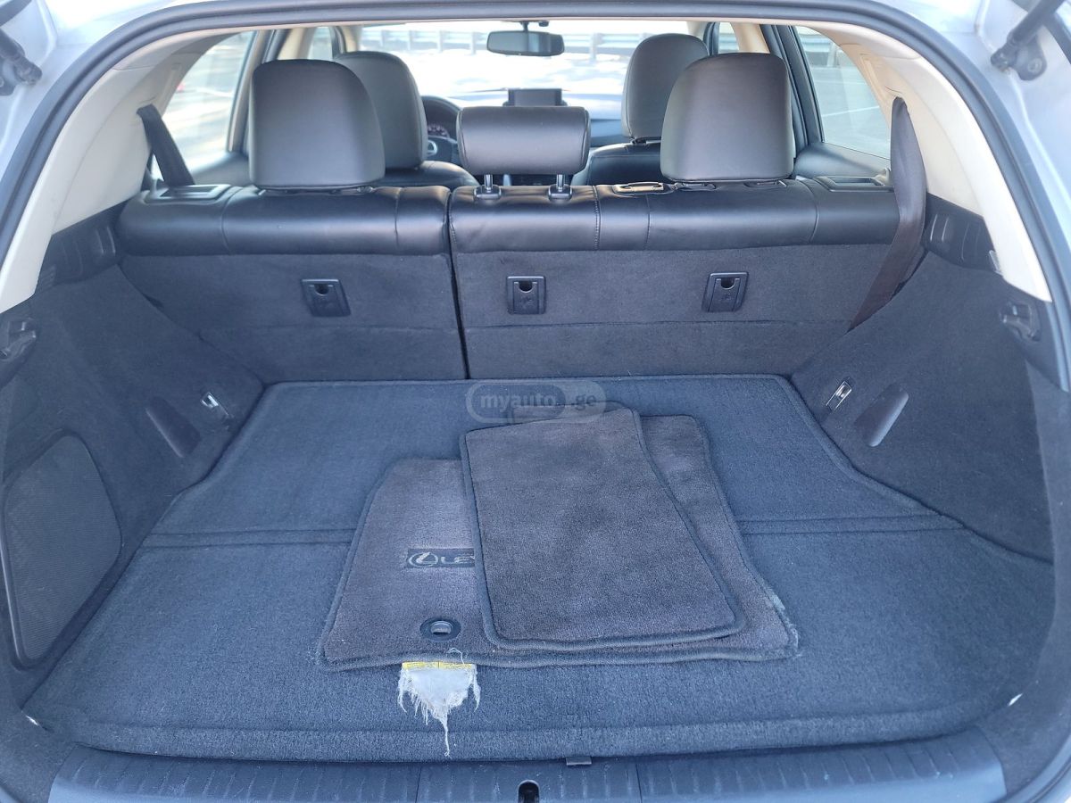 Lexus CT 200 h 2014 — photo 2