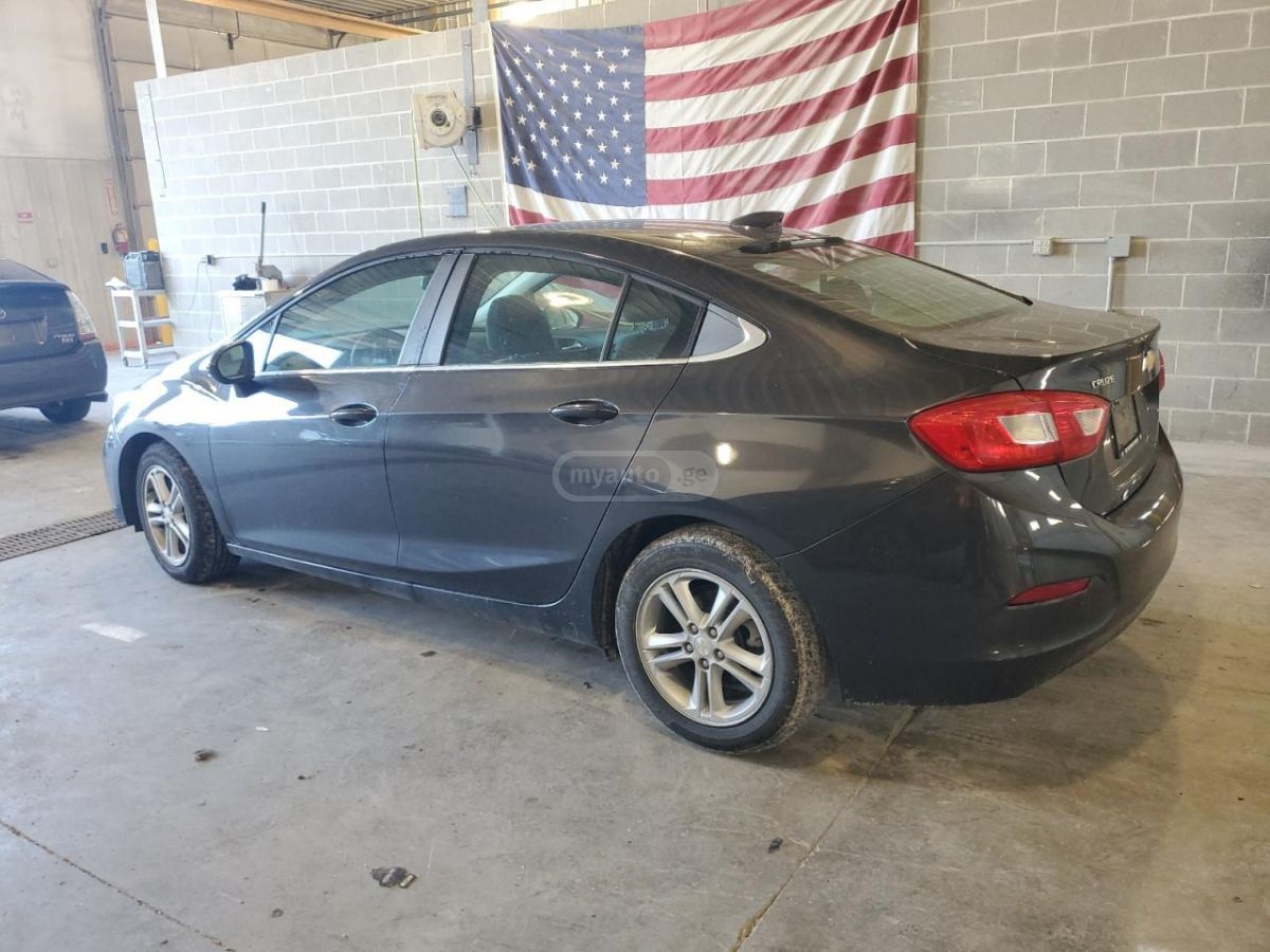Chevrolet Cruze 2017 — photo 2