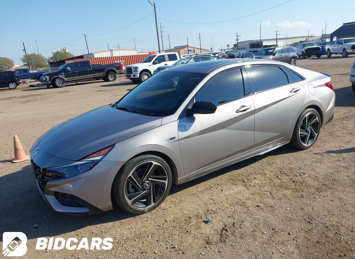 Hyundai Elantra 2023 — photo 2