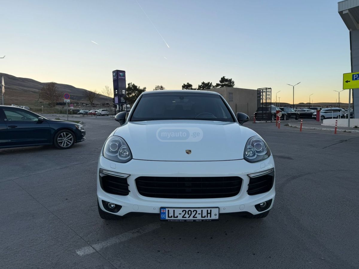 Porsche Cayenne 2016 — photo 2
