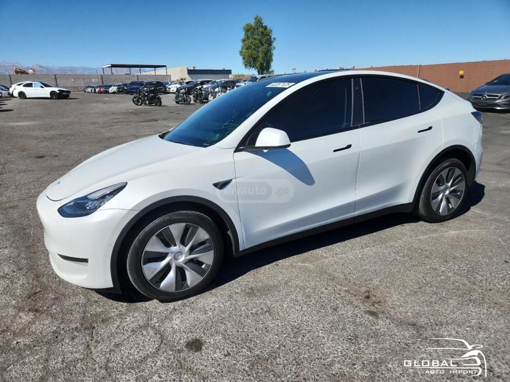 Tesla Model Y 2022 — photo 2