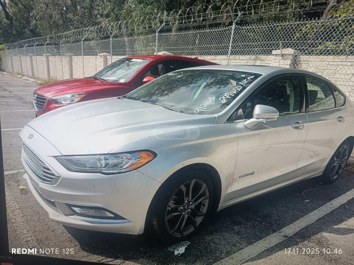 Ford Fusion 2018 — photo 2