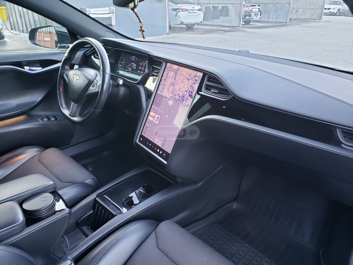 Tesla Model S 2019 — photo 2