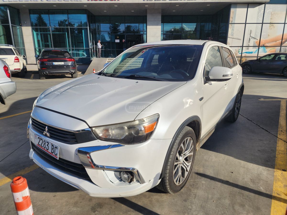 Mitsubishi Outlander Sport 2017 — photo 2