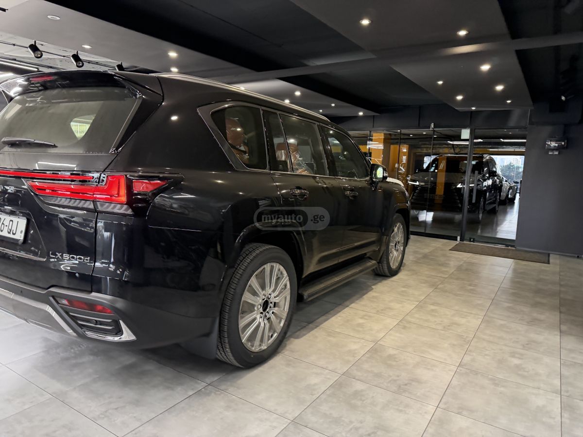 Lexus LX 500 2025 — photo 2