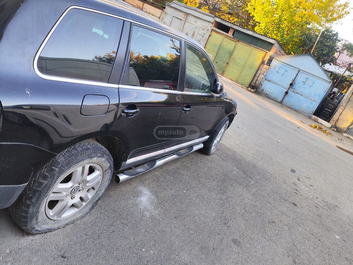Volkswagen Touareg 2006 — photo 2