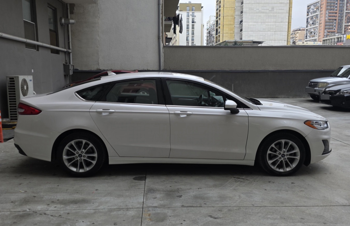 Ford Fusion 2019 — photo 2