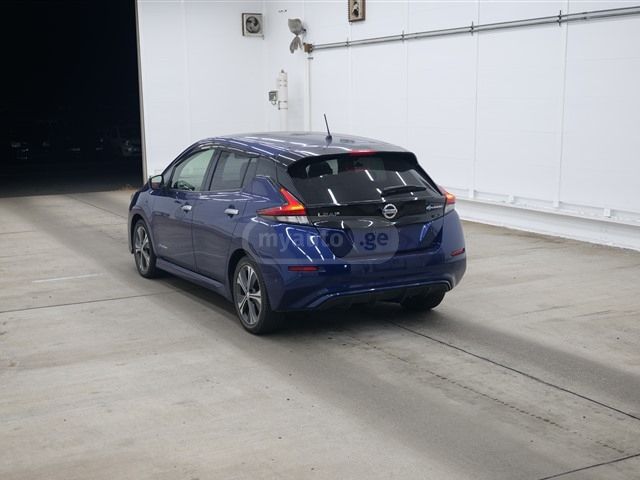 Nissan Leaf 2018 — photo 2