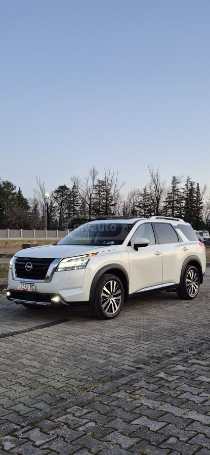 Nissan Pathfinder 2022 — photo 2