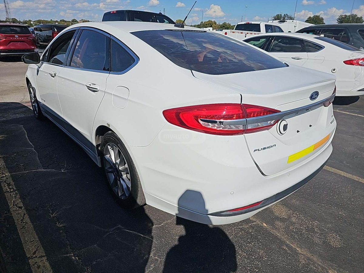 Ford Fusion 2017 — photo 2