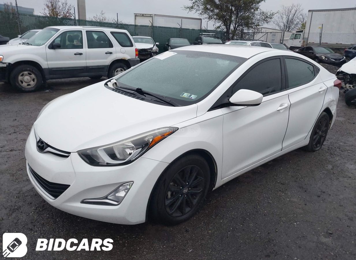 Hyundai Elantra 2016 — photo 2