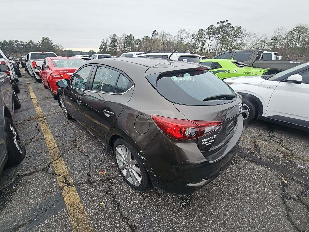 Mazda Mazda3 2017 — photo 2