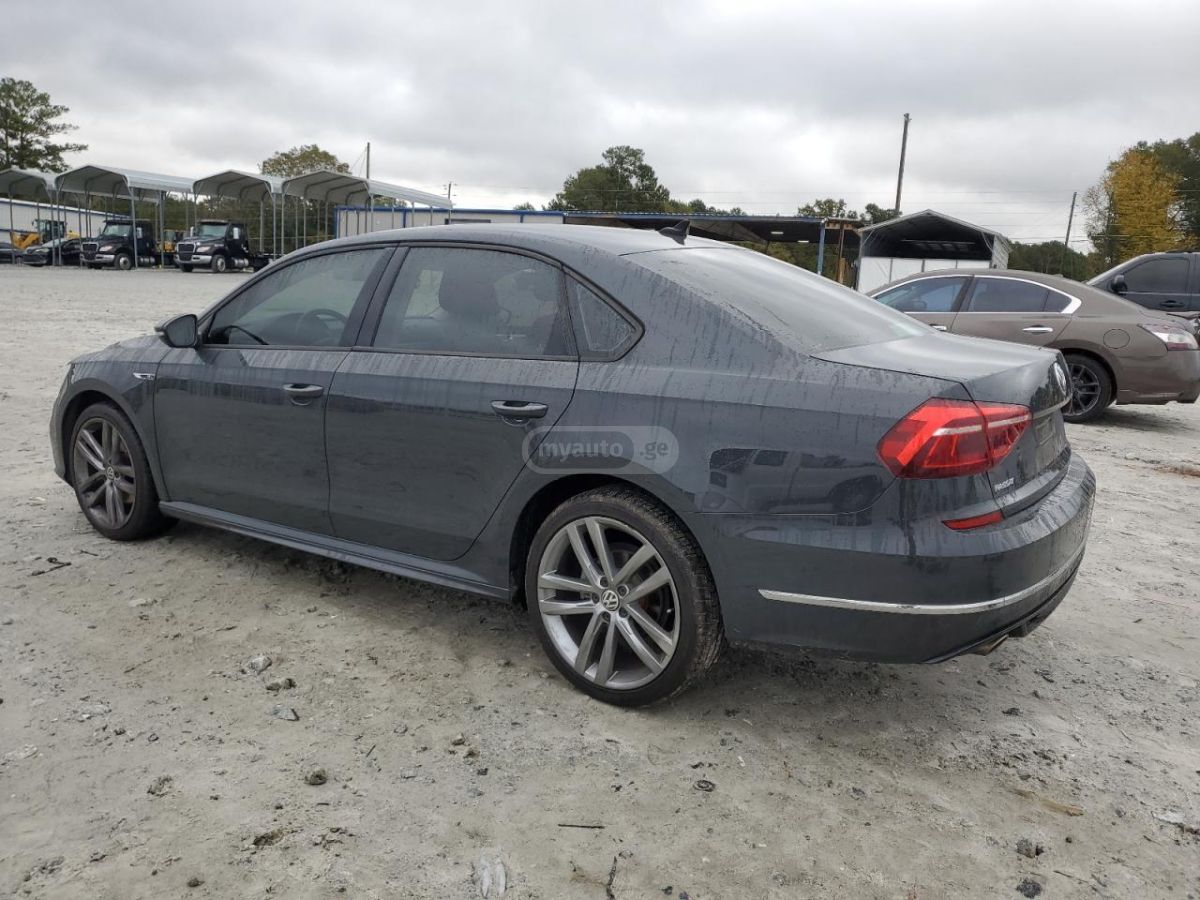 Volkswagen Passat 2018 — photo 2