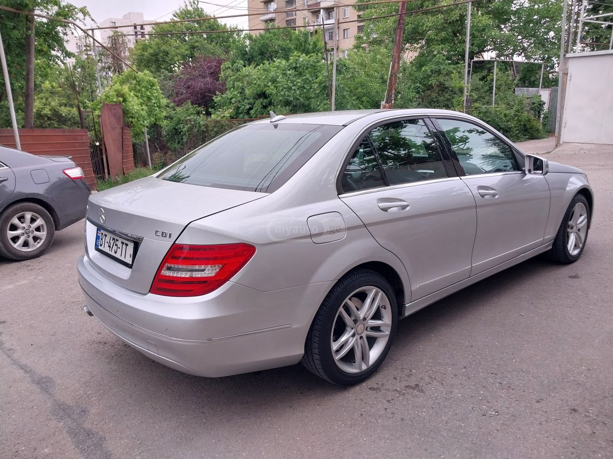 Mercedes-Benz C 220 2013 — photo 2