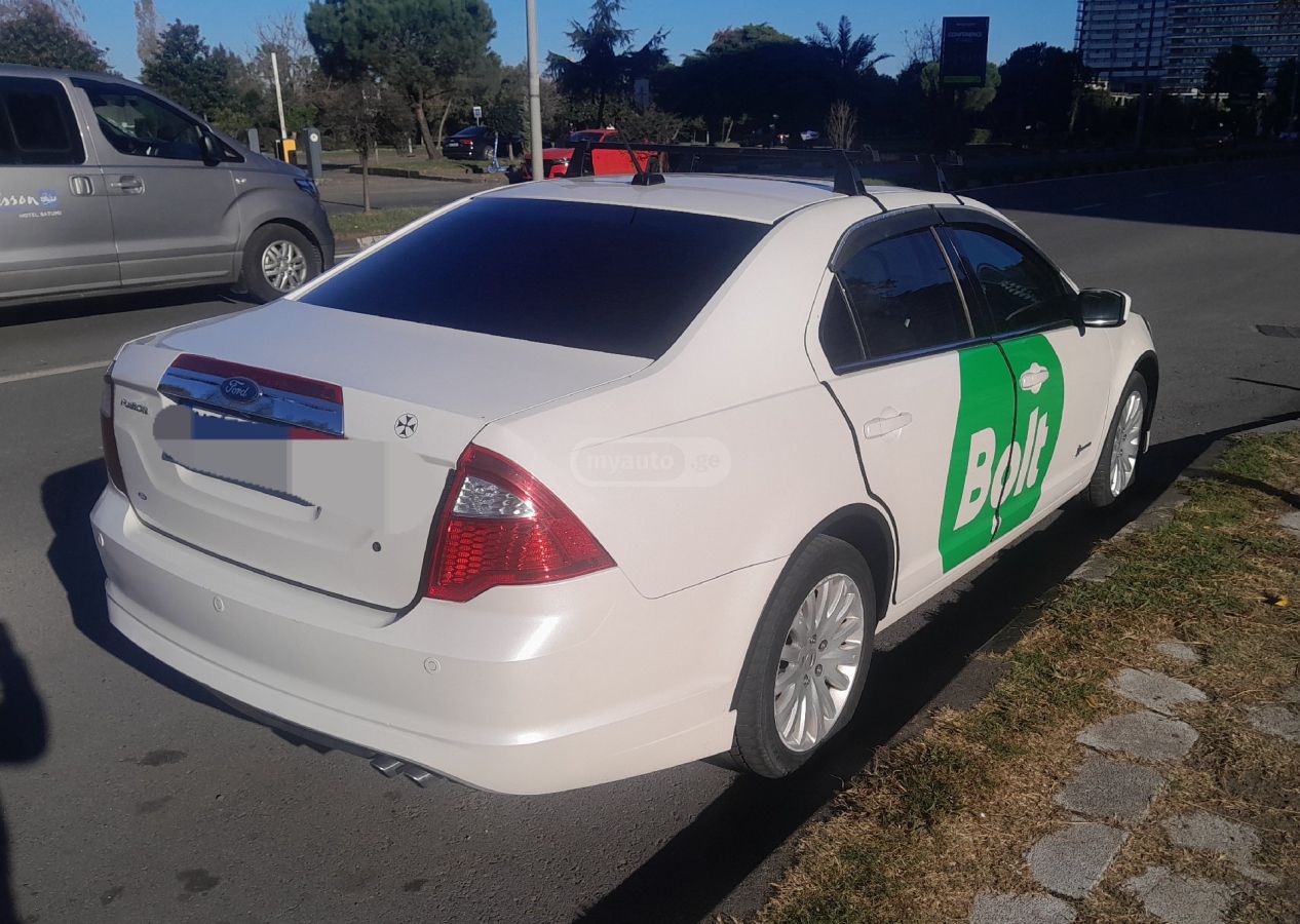 Ford Fusion 2011 — photo 2