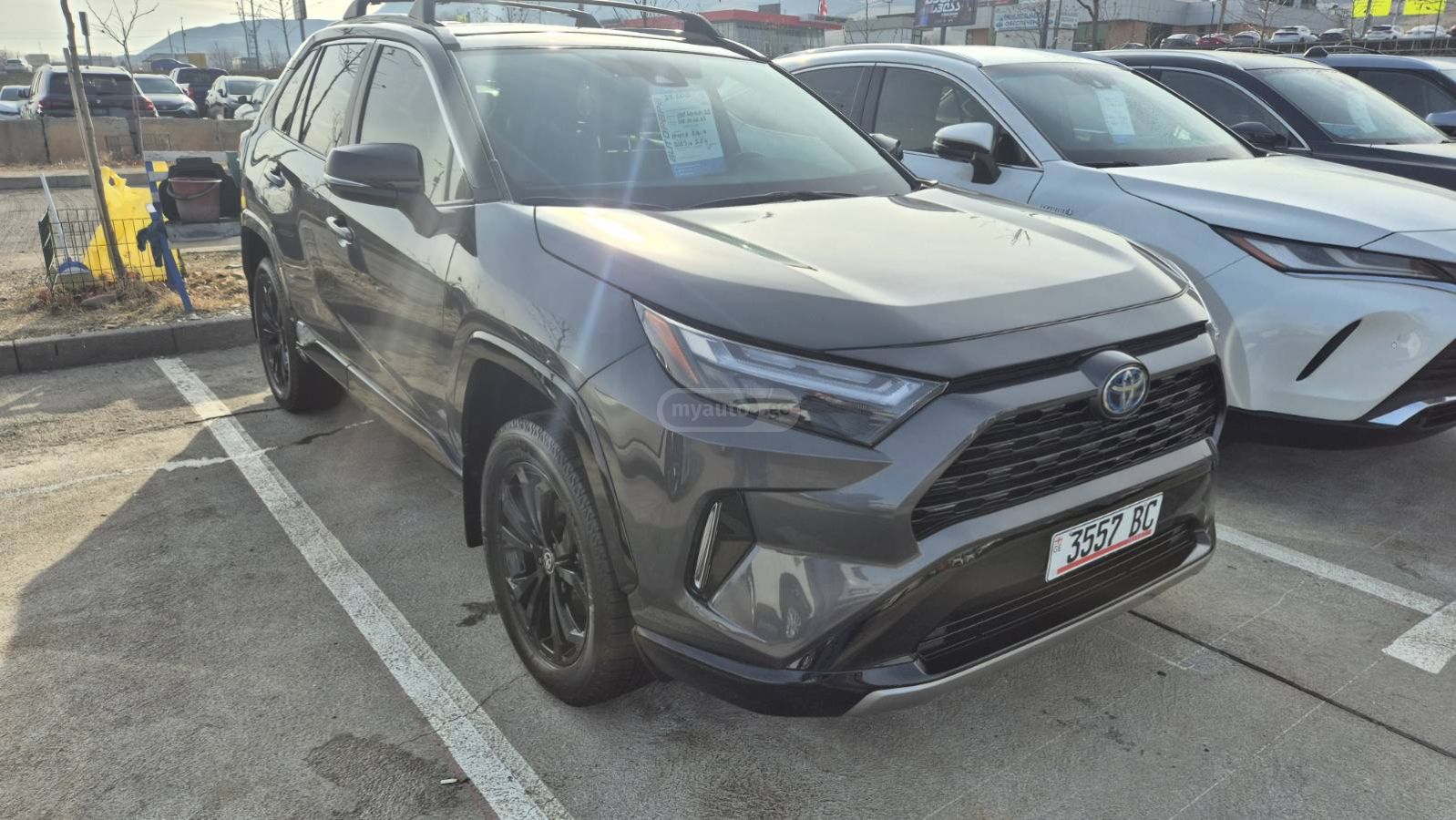 Toyota RAV4 2023 — photo 2