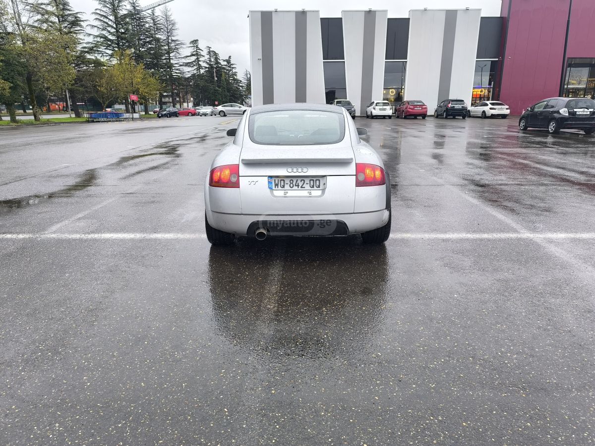 Audi TT 2004 — photo 2