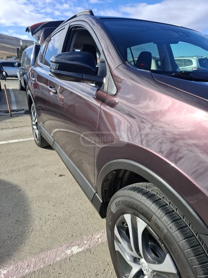 Toyota RAV4 2016 — photo 2