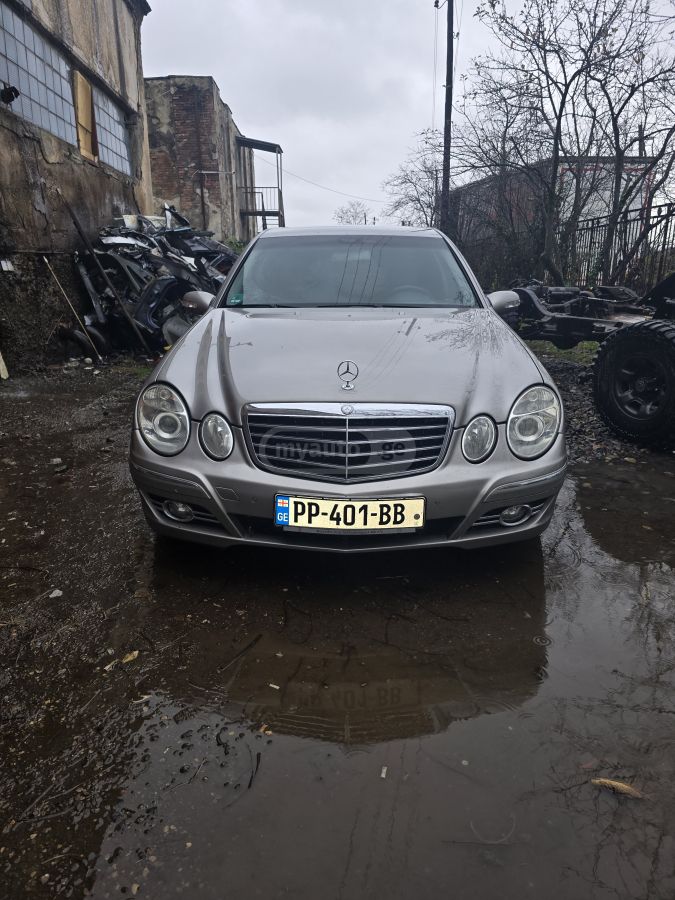 Mercedes-Benz E 220