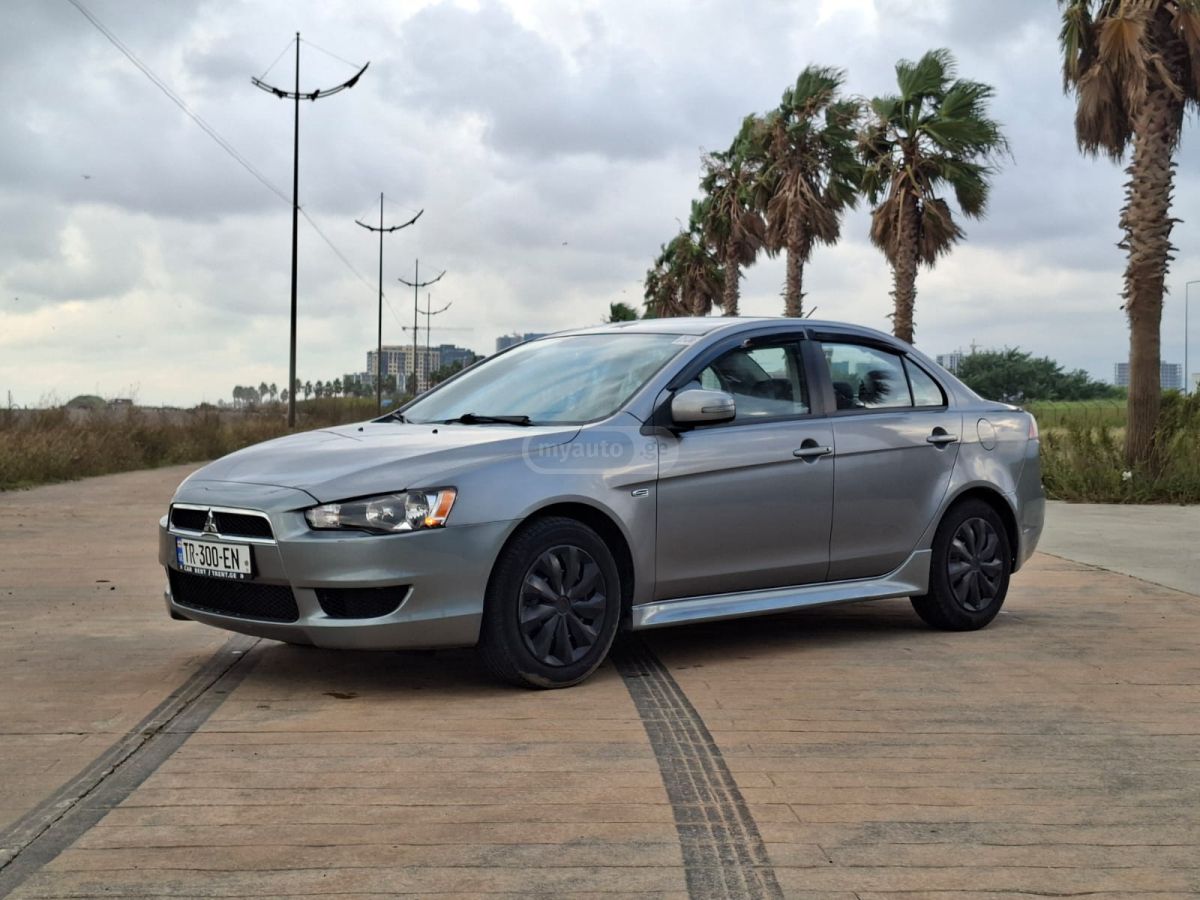 Mitsubishi Lancer 2017 — photo 2