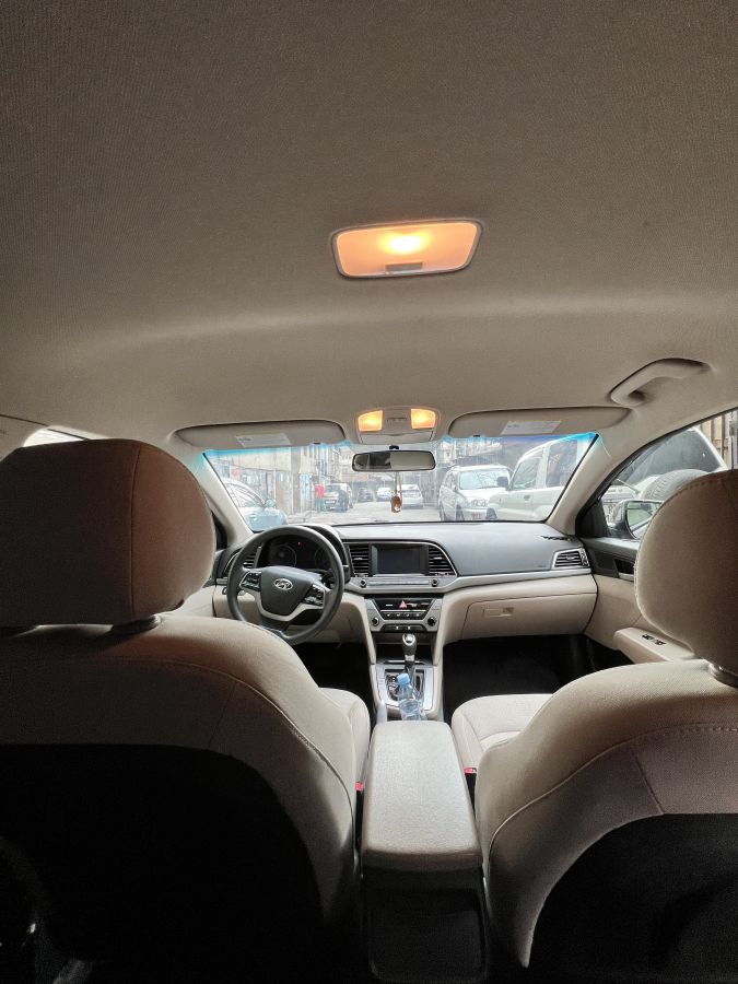 Hyundai Elantra 2017 — photo 2