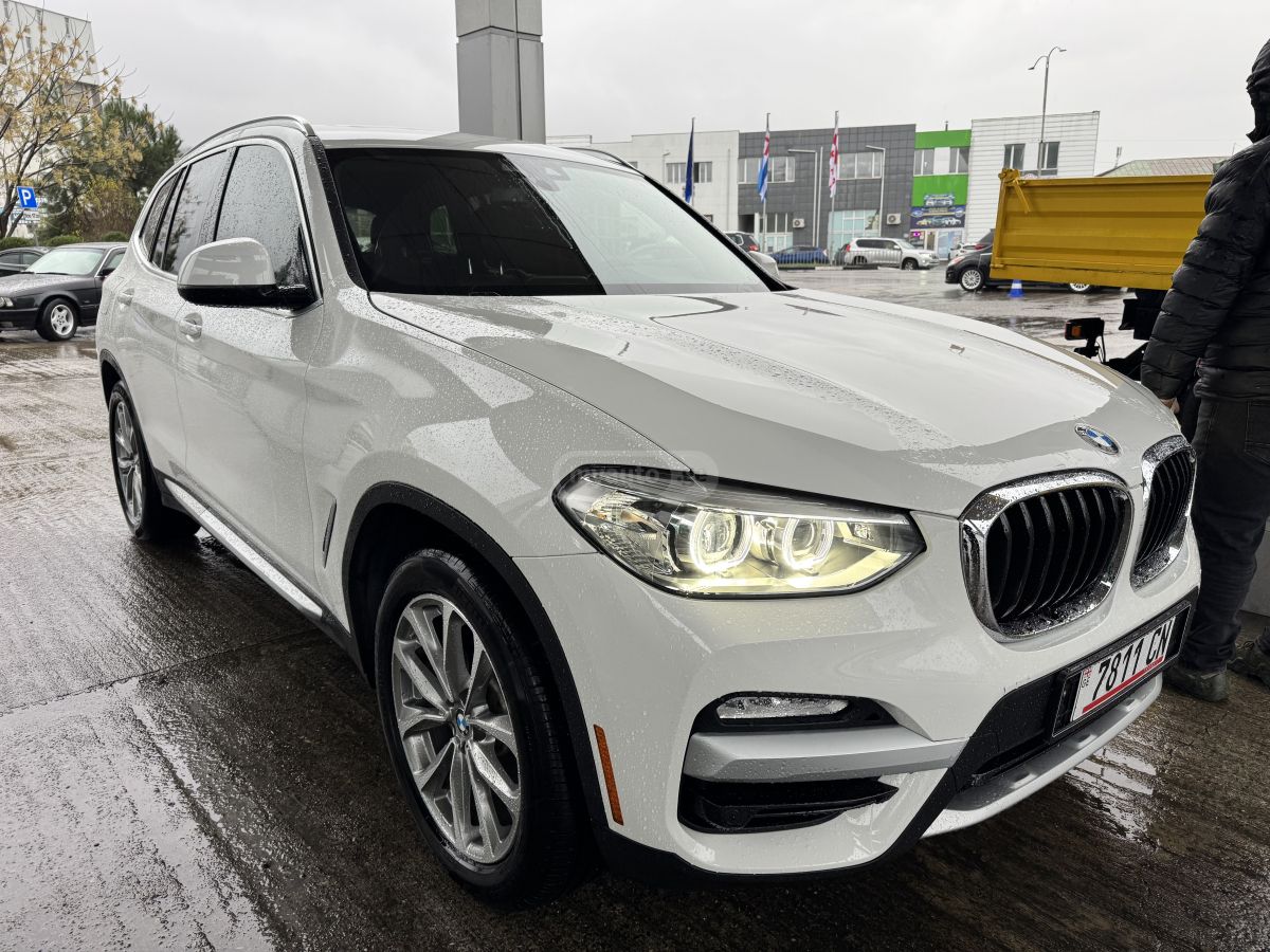 BMW X3 2019 — photo 2