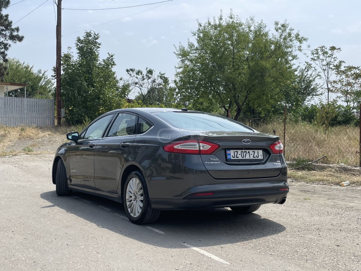 Ford Fusion 2016 — photo 2