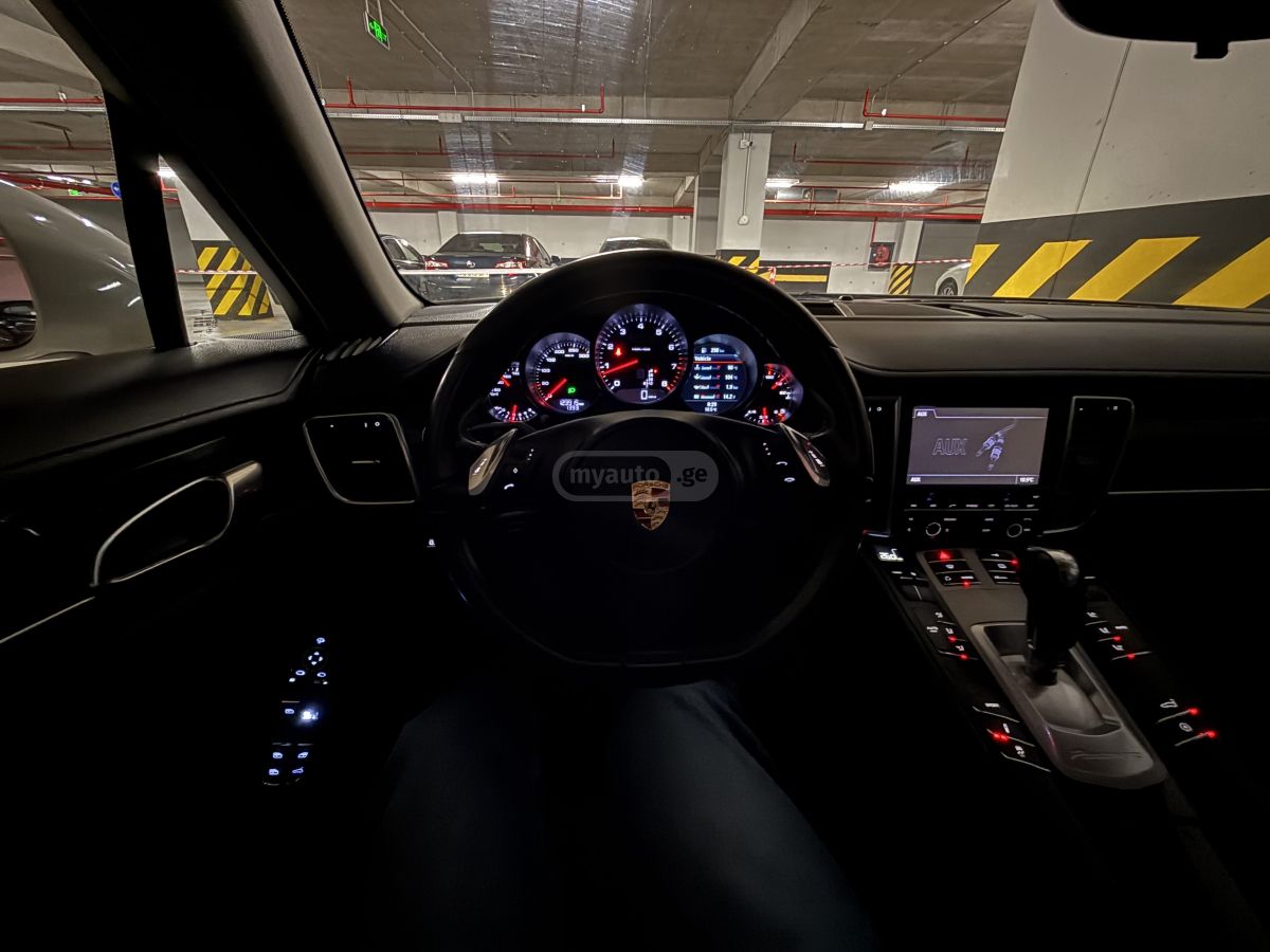 Porsche Panamera 2011 — photo 2