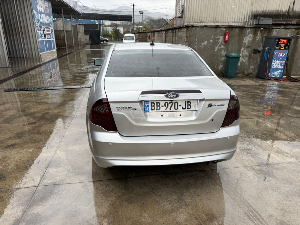 Ford Fusion 2010 — photo 2