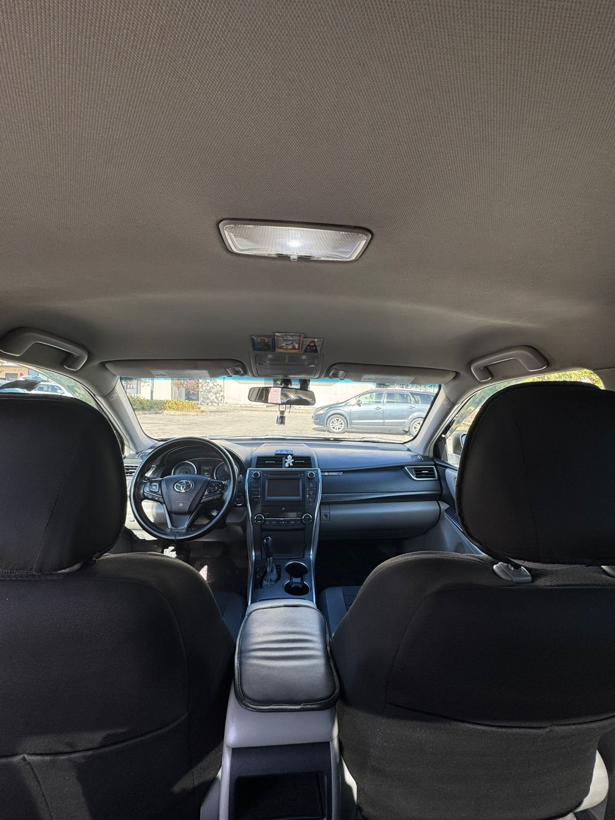 Toyota Camry 2017 — photo 2