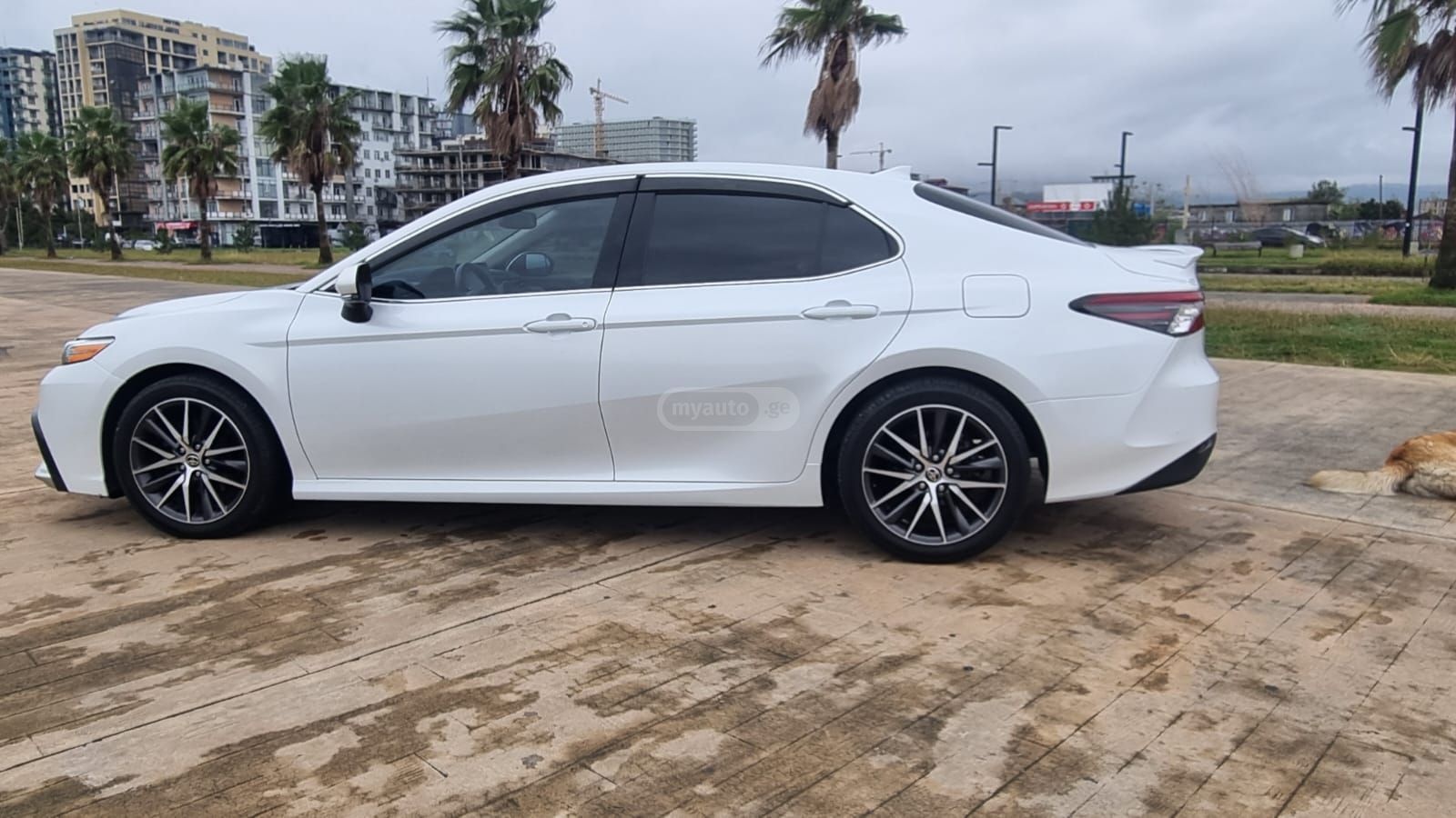 Toyota Camry 2021 — photo 2