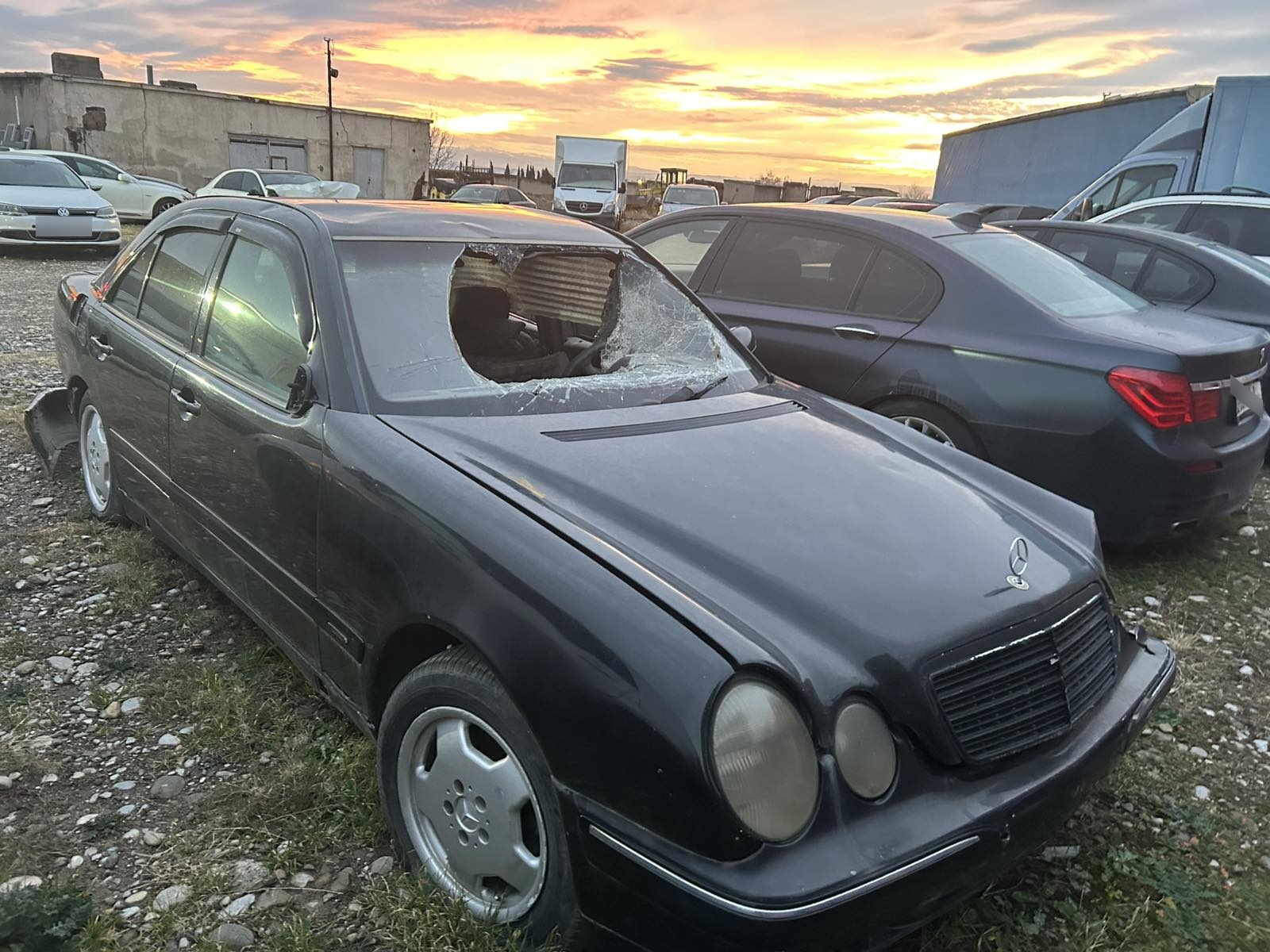 Mercedes-Benz E 220 2000 — photo 2