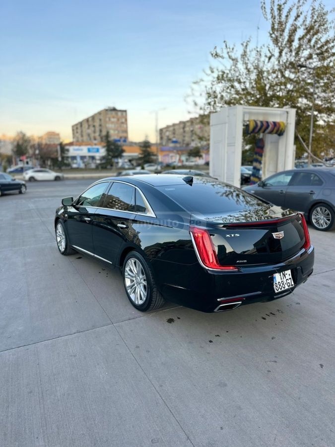 Cadillac XTS 2018 — photo 2
