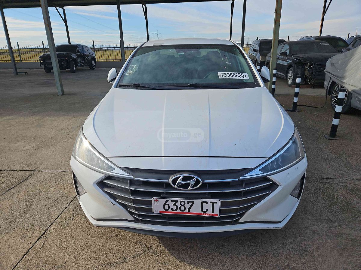 Hyundai Elantra 2019 — photo 2