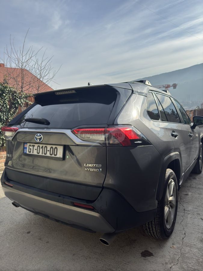 Toyota RAV 4 2020 — photo 2