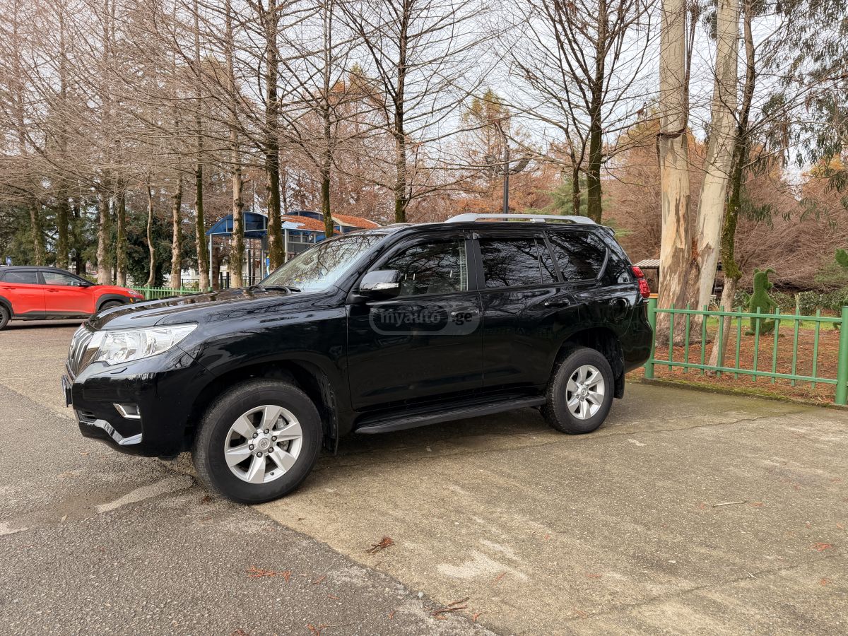 Toyota Land Cruiser Prado 2022 — photo 2