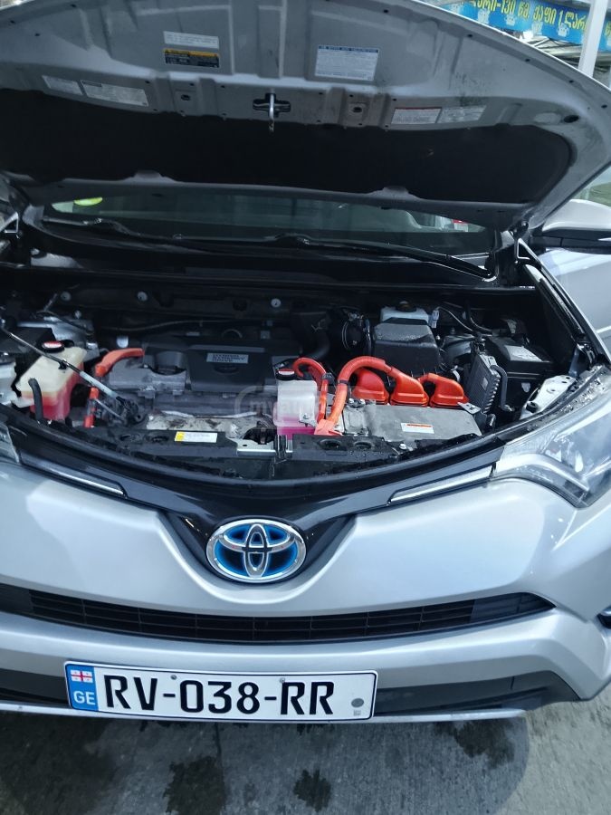 Toyota RAV4 2017 — photo 2