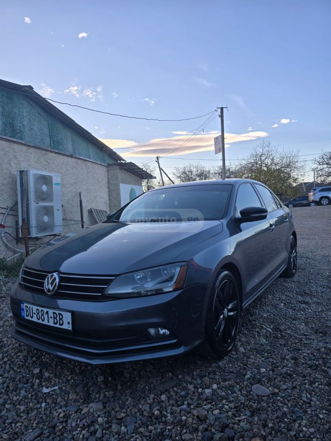 Volkswagen Jetta 2017 — photo 2