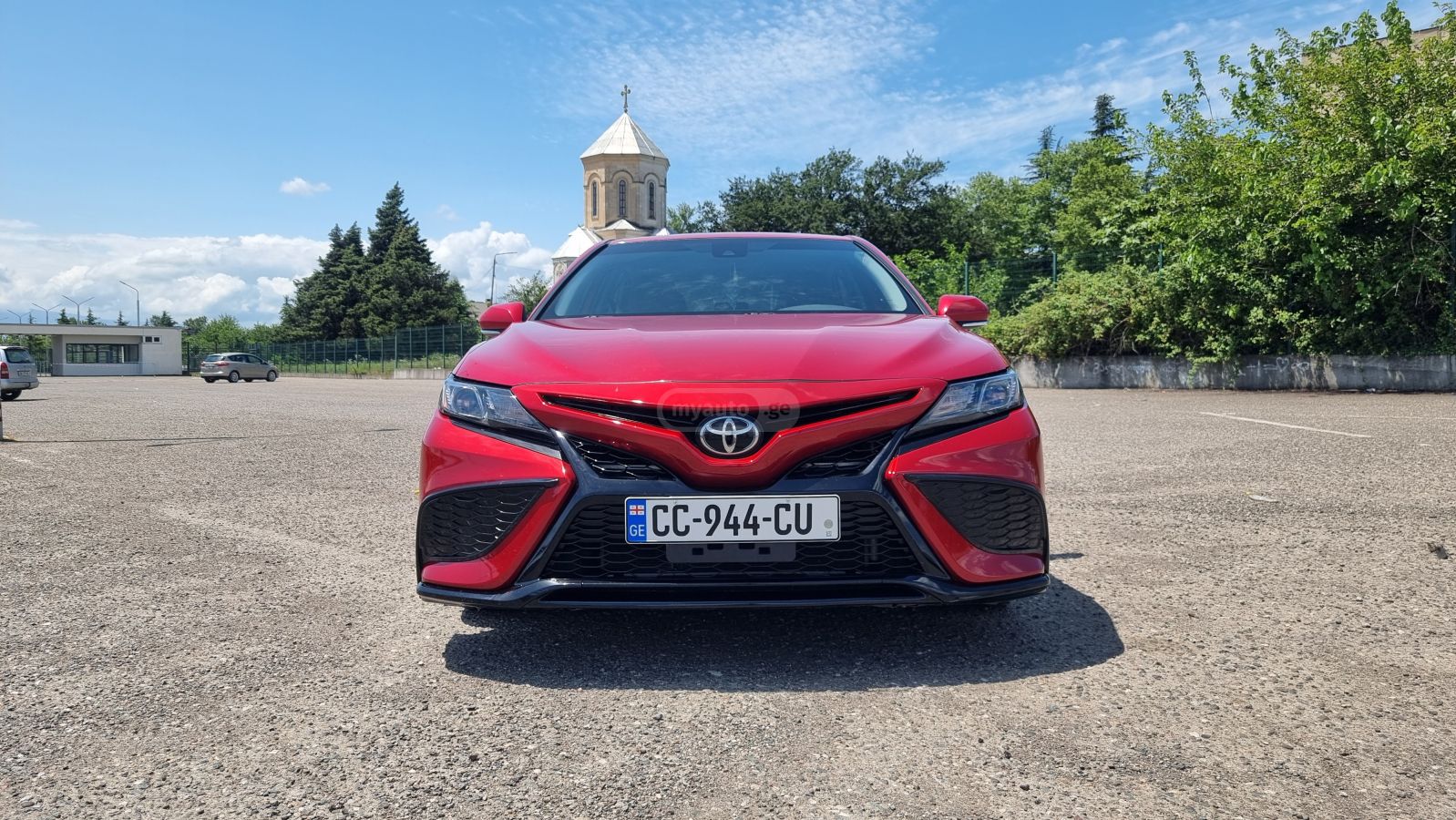 Toyota Camry 2021 — photo 2